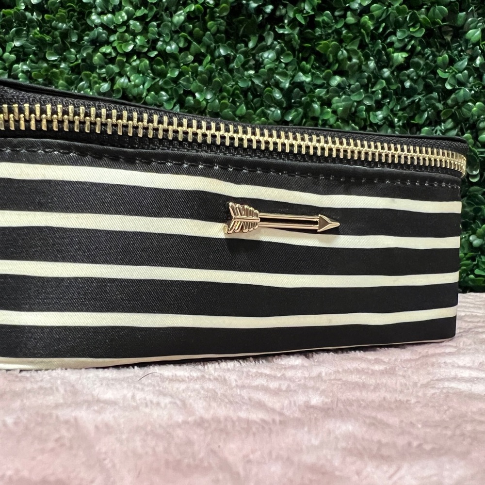 Stella & Dot Travel Jewelry Box / Makeup Case. Very good, gently used condition.